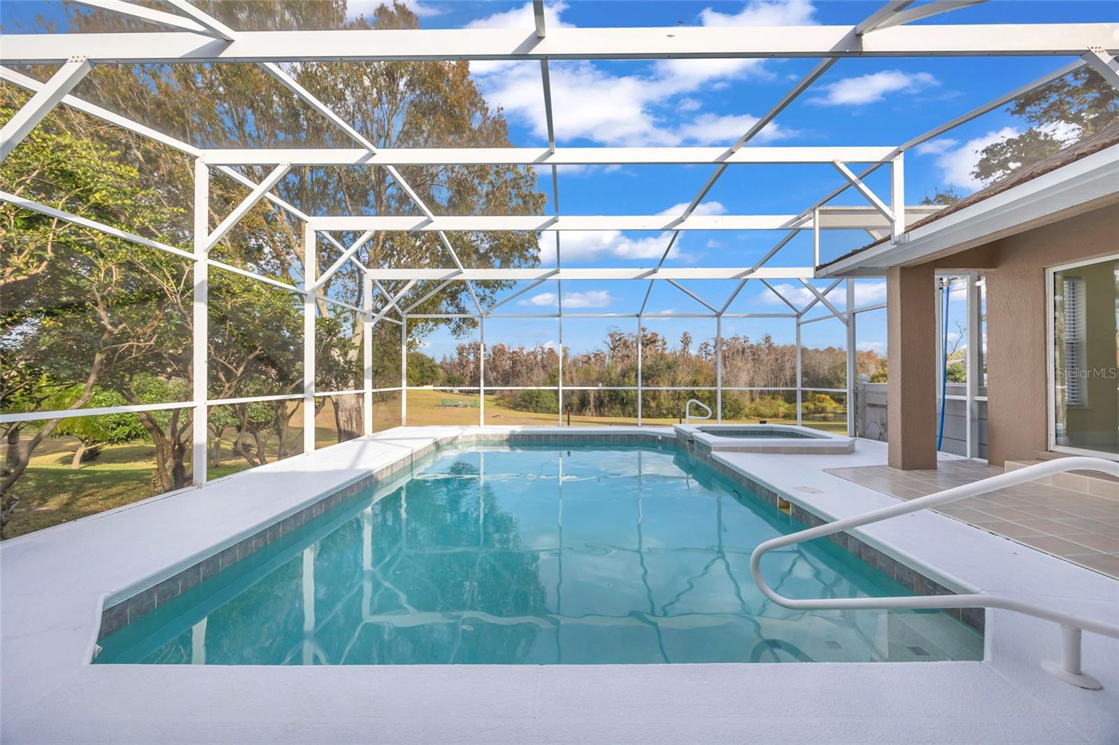 SUSANS LANDING PH 01 - Residential