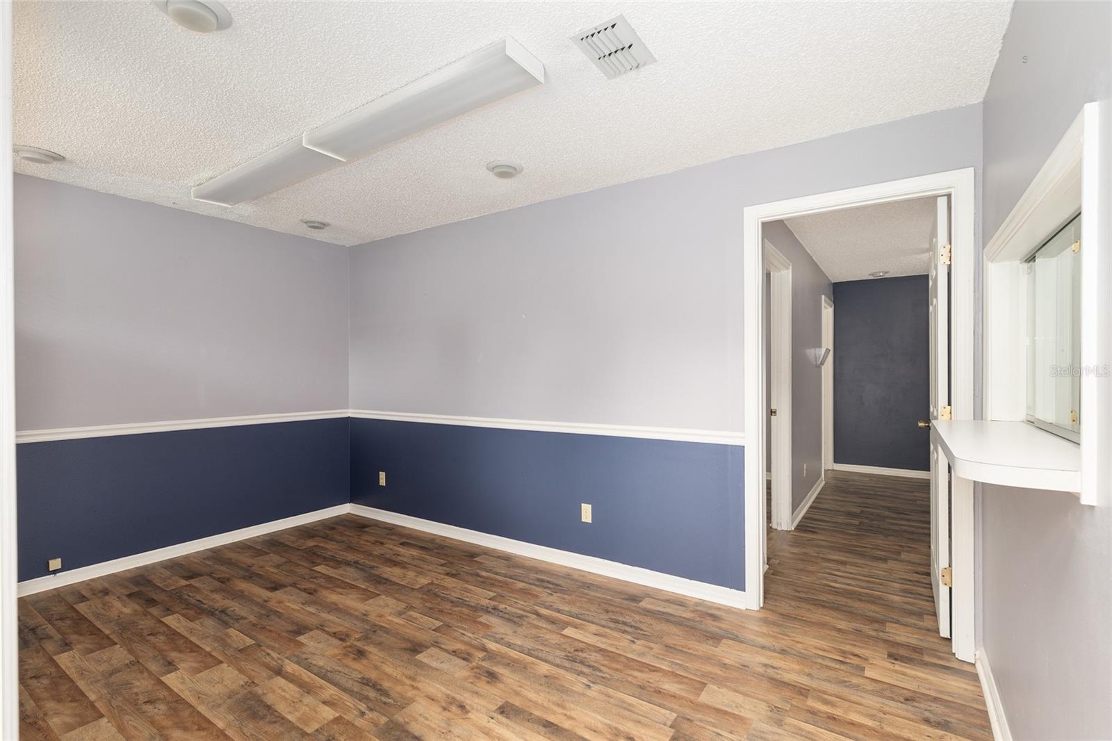 STARTING GATE OFFICE COMPLEX - Commercial Lease