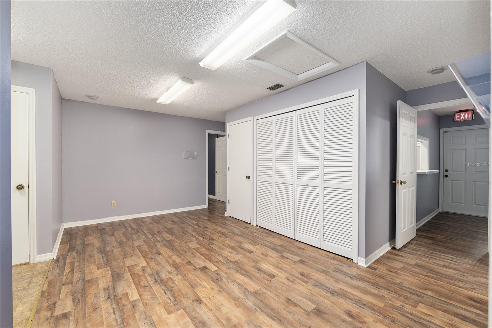 STARTING GATE OFFICE COMPLEX - Commercial Lease