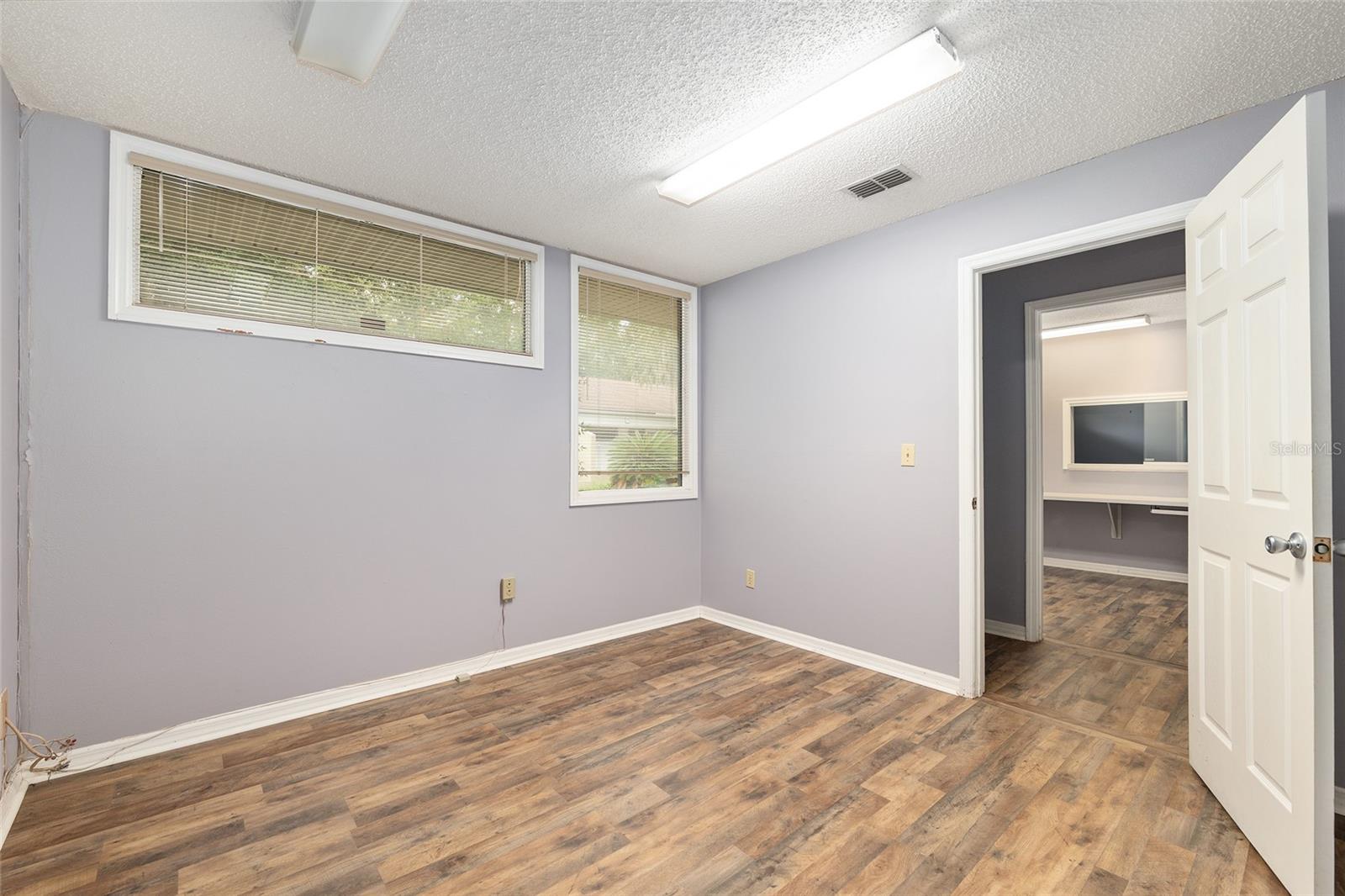 STARTING GATE OFFICE COMPLEX - Commercial Lease