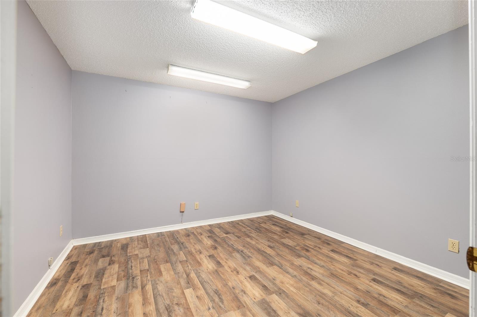 STARTING GATE OFFICE COMPLEX - Commercial Lease