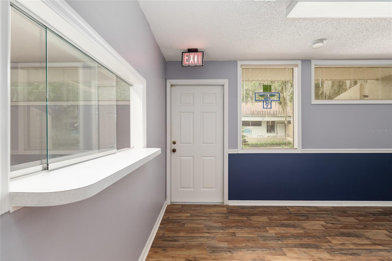 STARTING GATE OFFICE COMPLEX - Commercial Lease