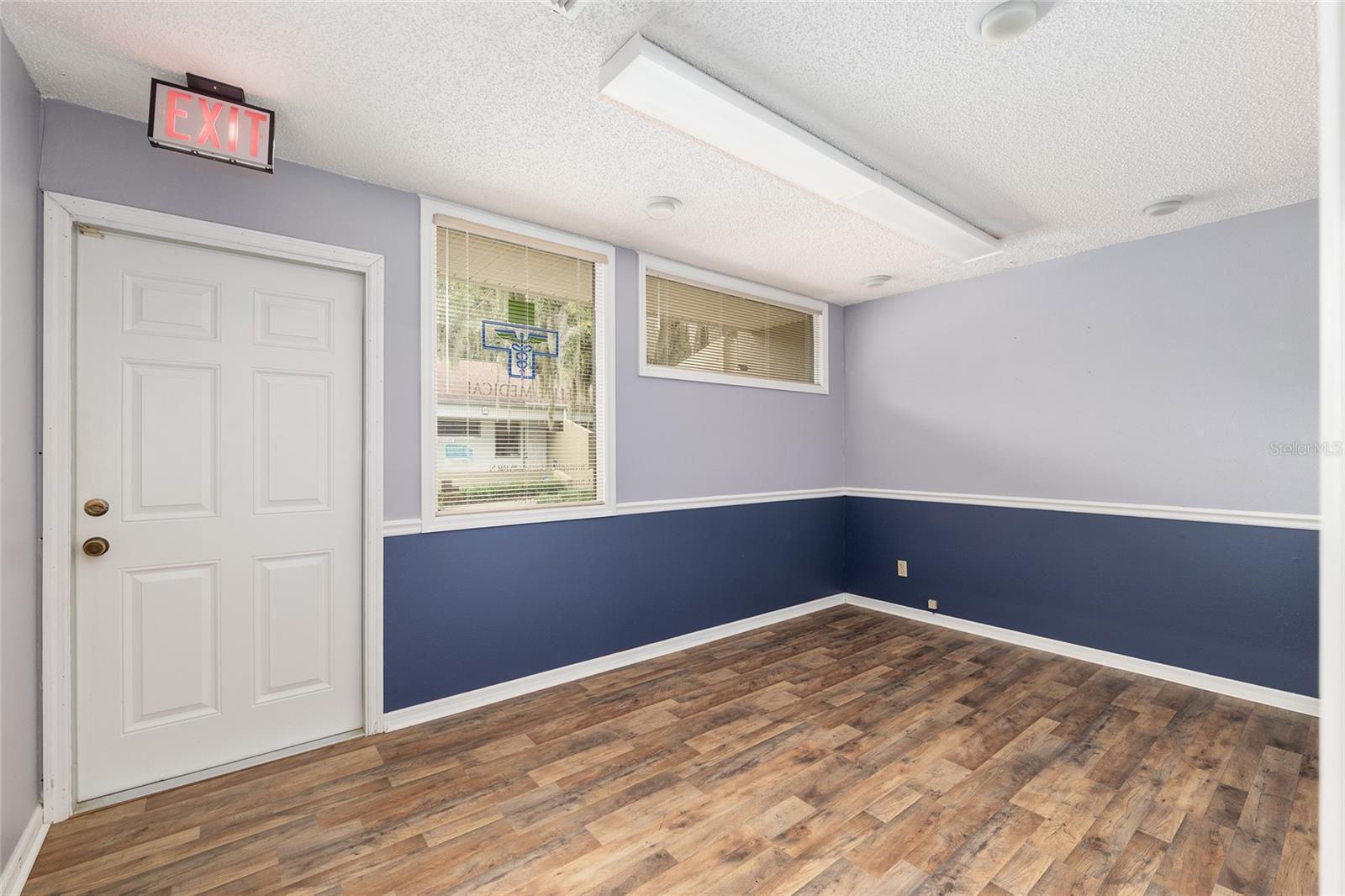 STARTING GATE OFFICE COMPLEX - Commercial Lease