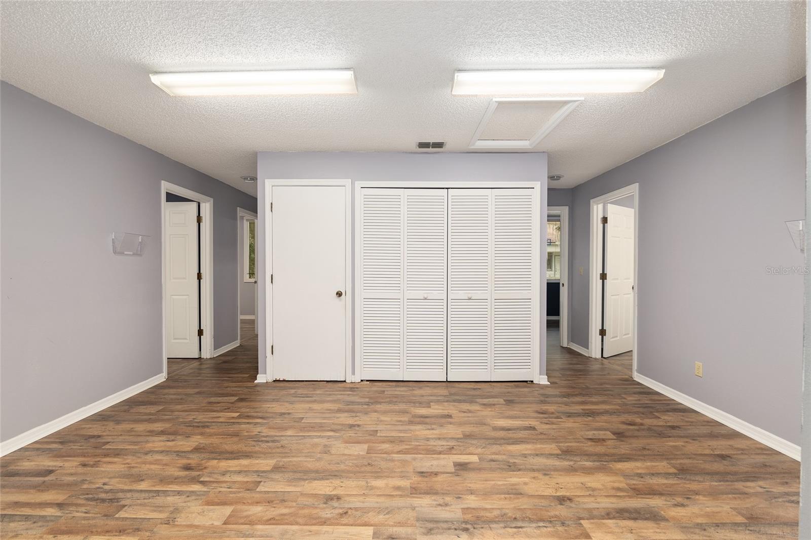 STARTING GATE OFFICE COMPLEX - Commercial Lease