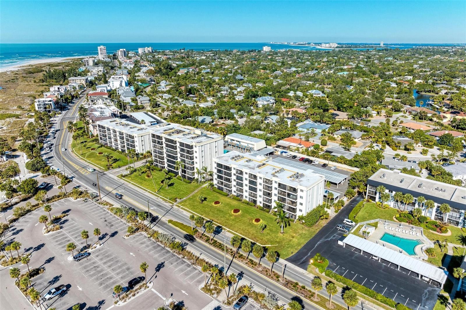 CRESCENT ROYALE 2 - Residential