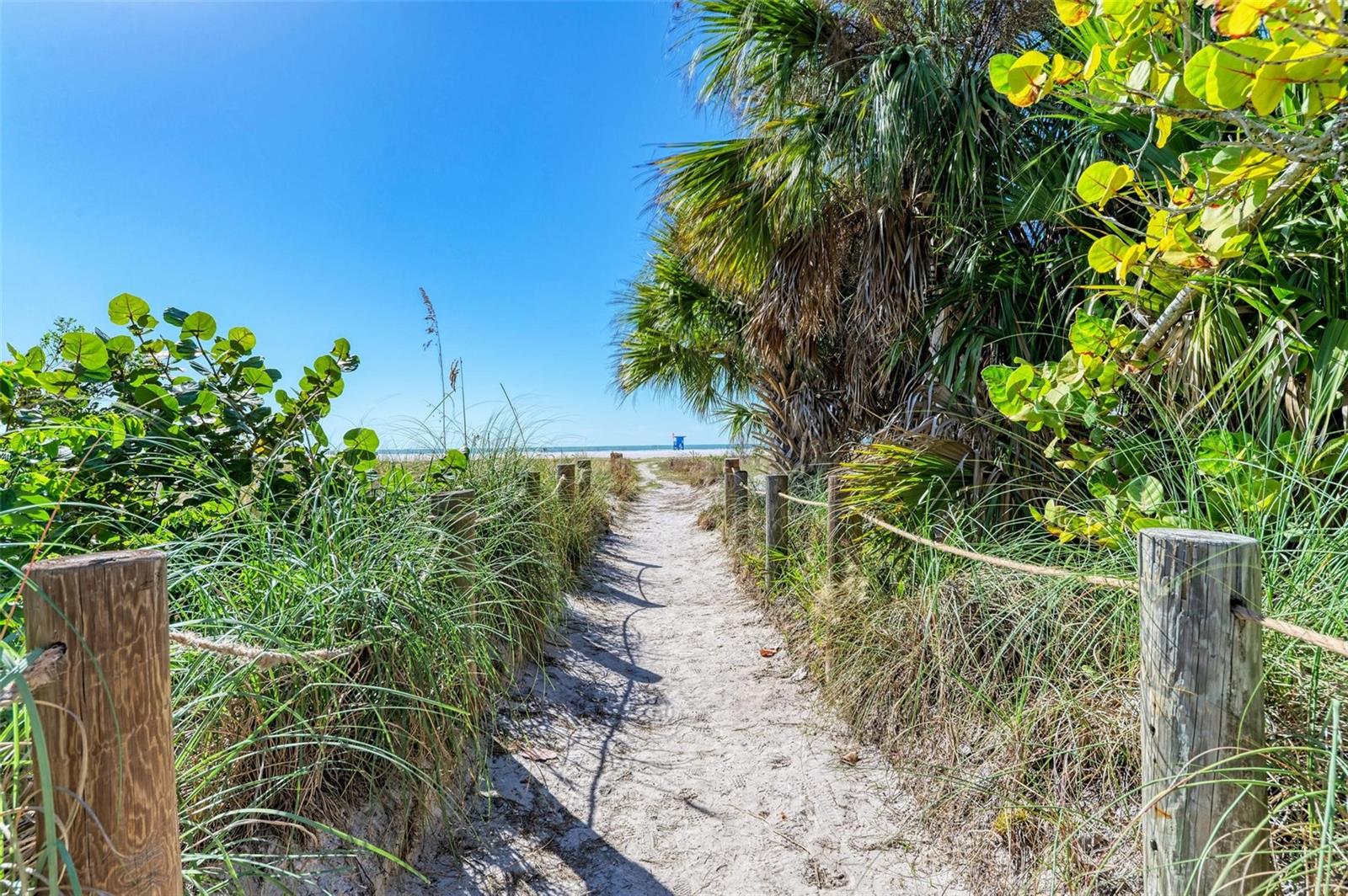 CRESCENT ROYALE 2 - Residential