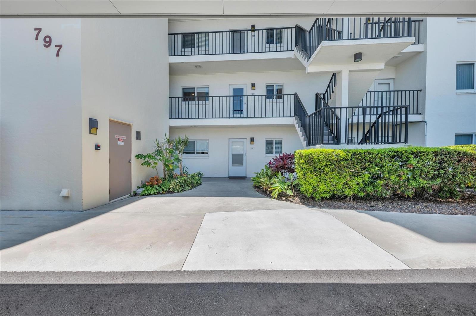 CRESCENT ROYALE 2 - Residential