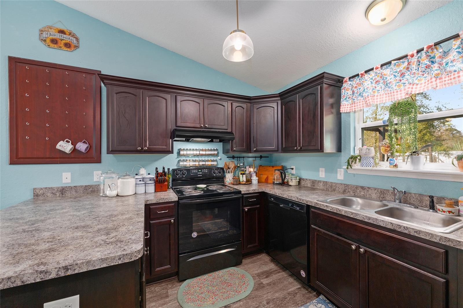 OCALA PARK ESTATE - Residential