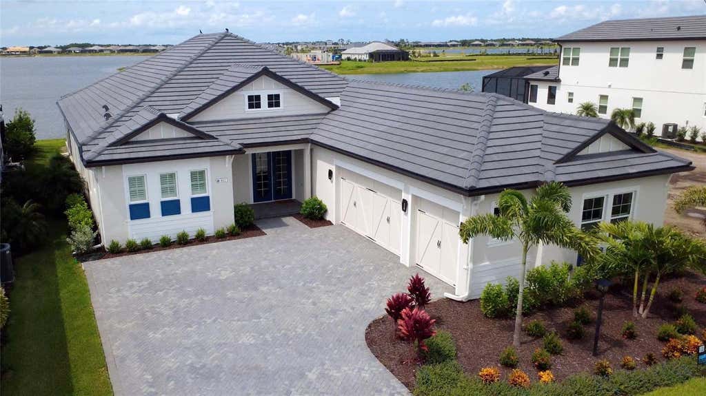 Photo of 812 Blue Shell Loop, Sarasota, FL 34240 (MLS # A4701543)