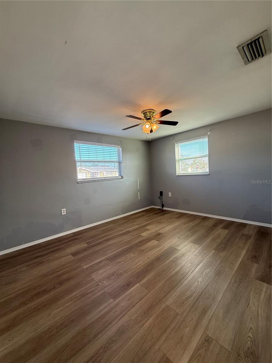 HOLIDAY LAKE ESTATES - Residential Lease