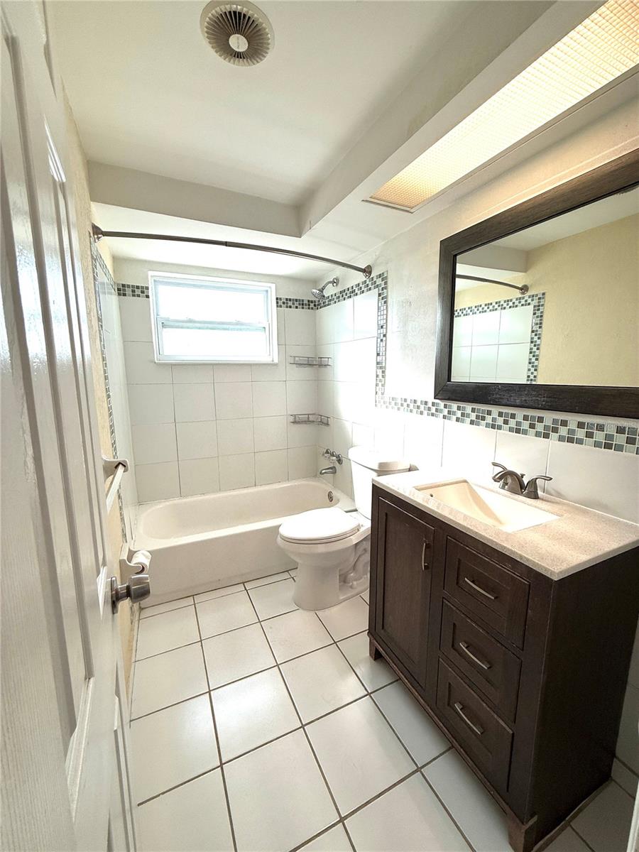 HOLIDAY LAKE ESTATES - Residential Lease