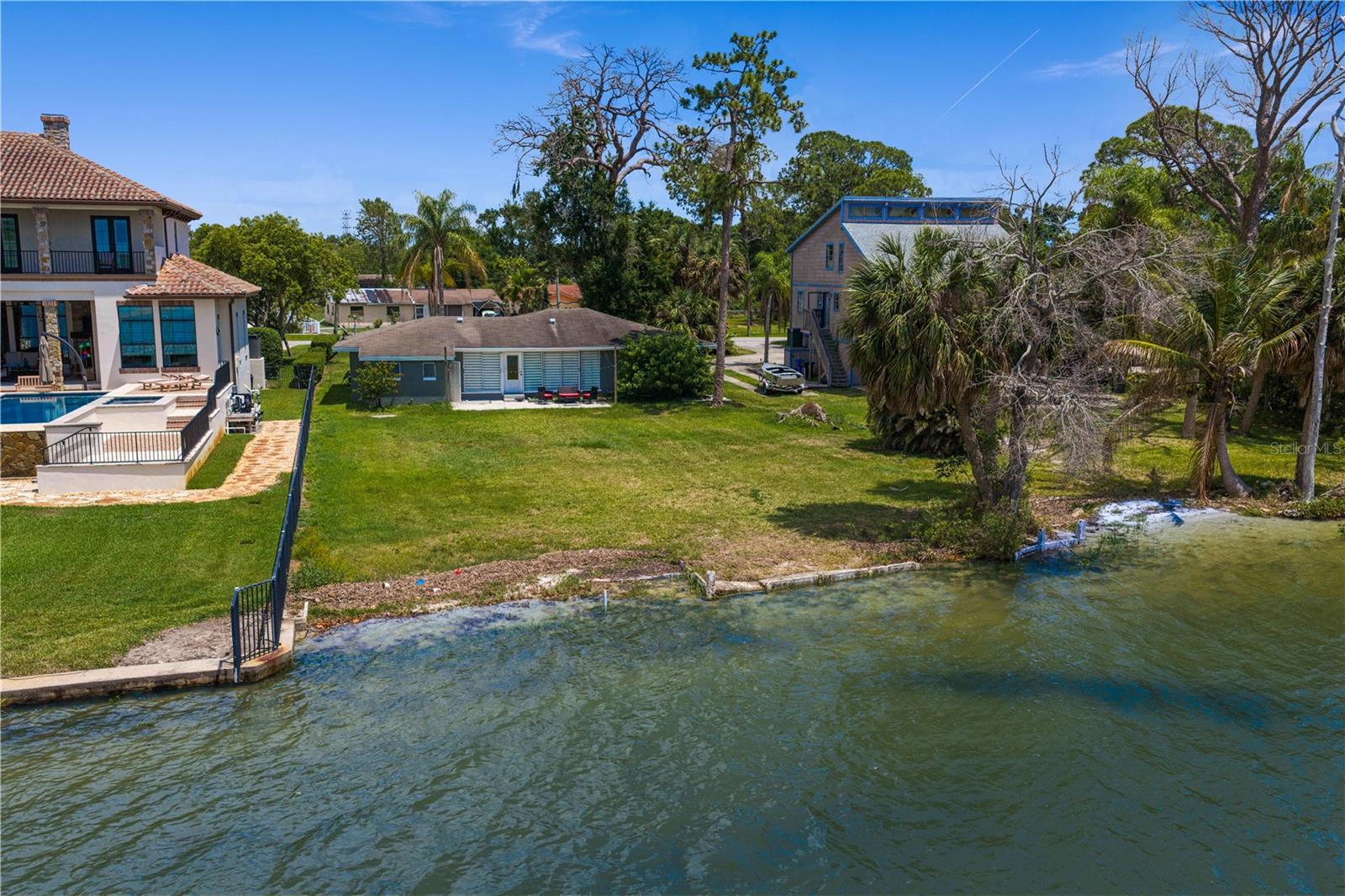 506 SHORE DRIVE E