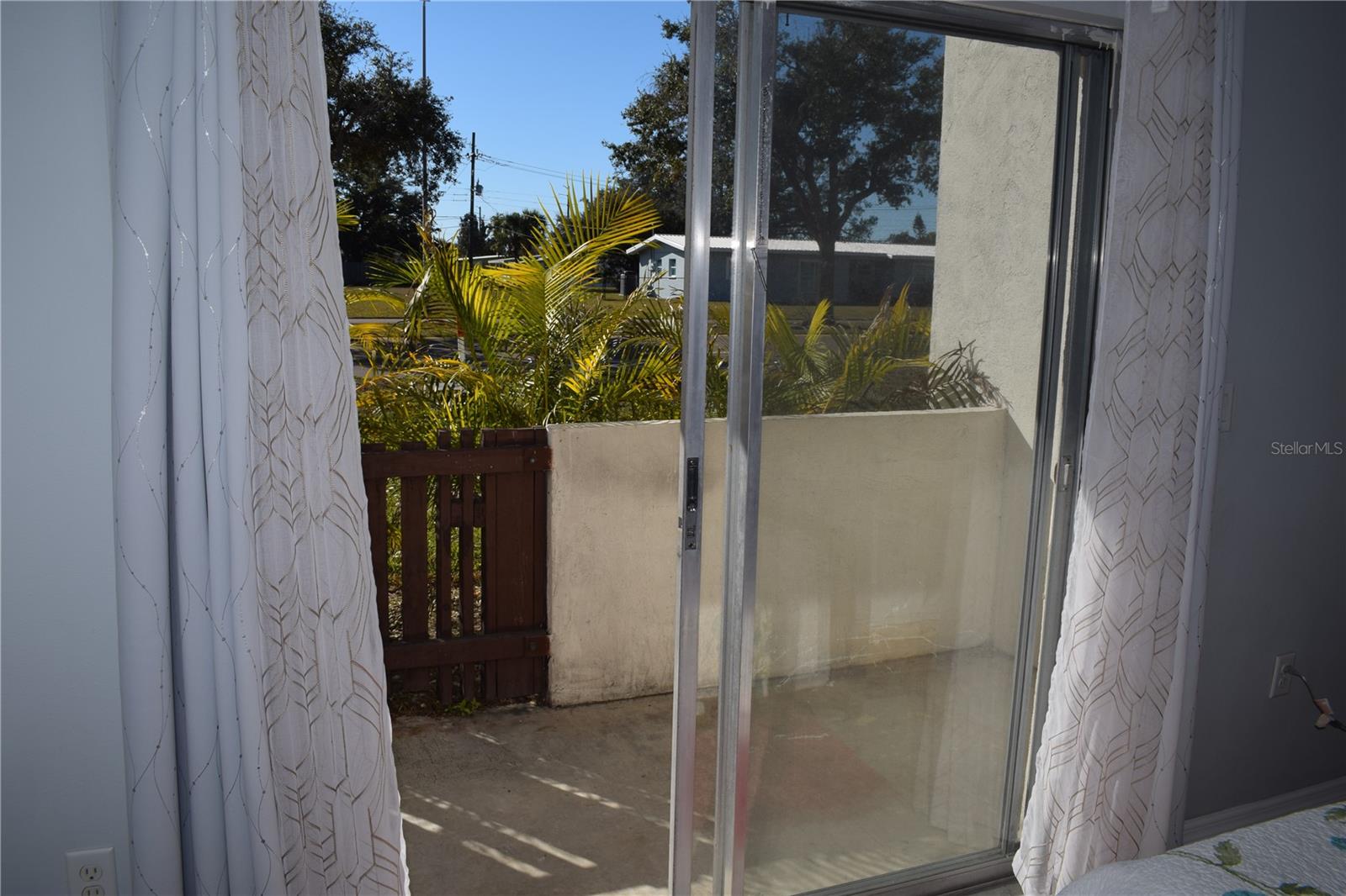 PURITAN ARMS - Residential Lease