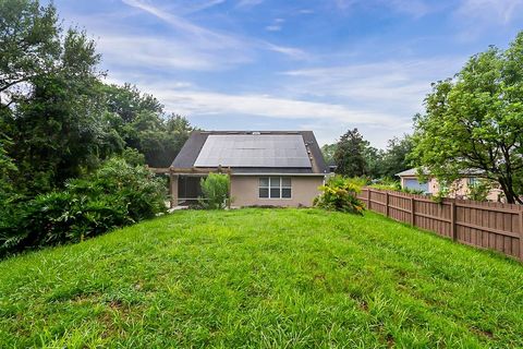 A home in DEBARY