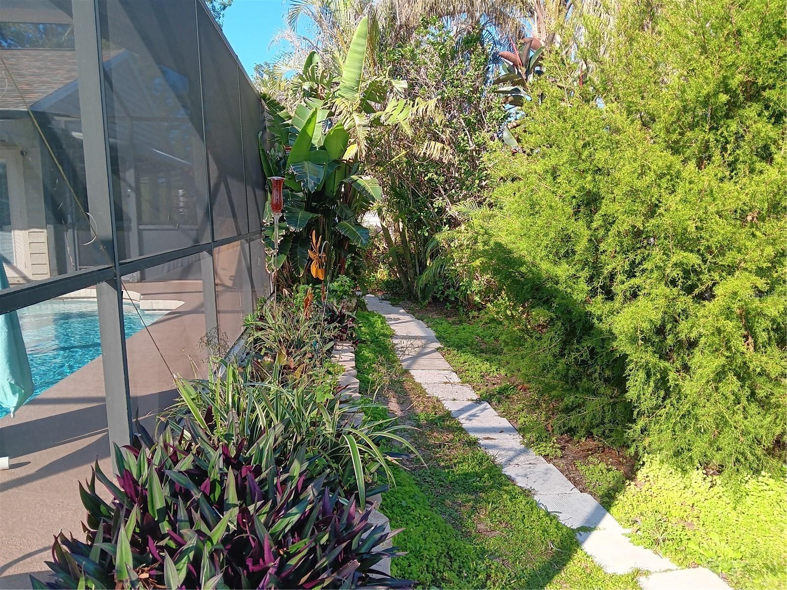 SOUTH VENICE - Residential