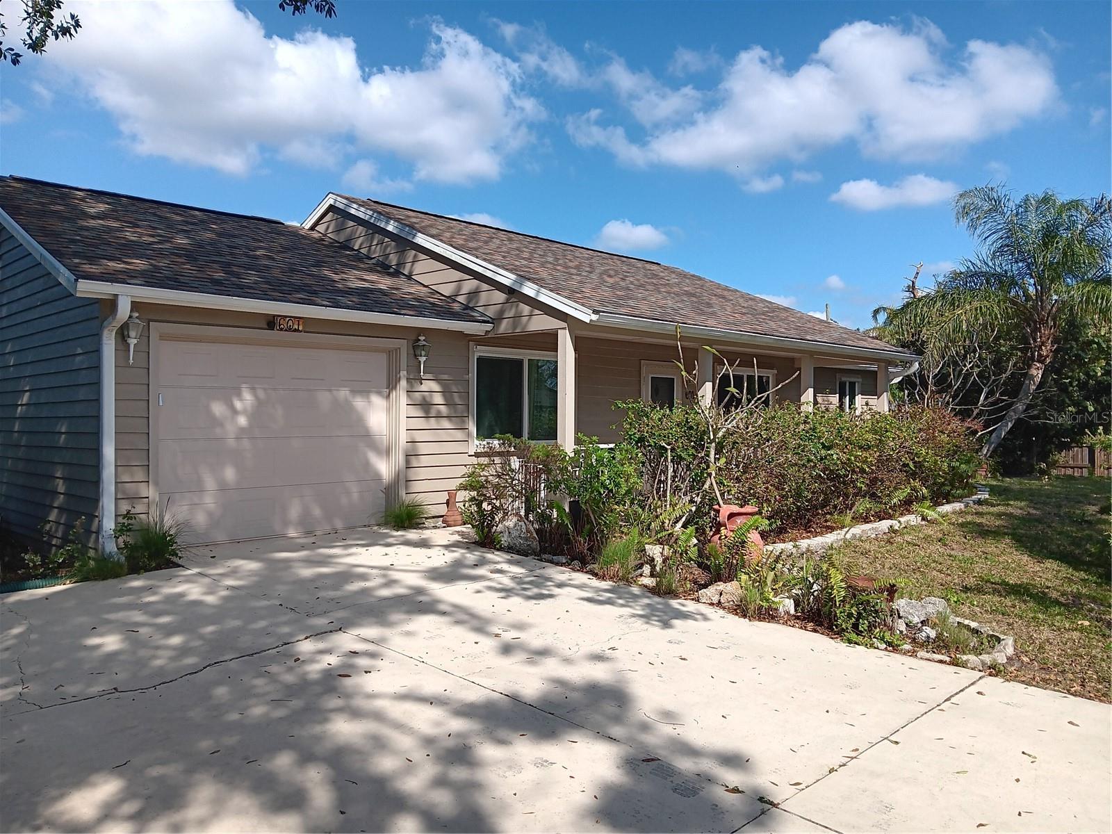 601 E SEMINOLE DRIVE