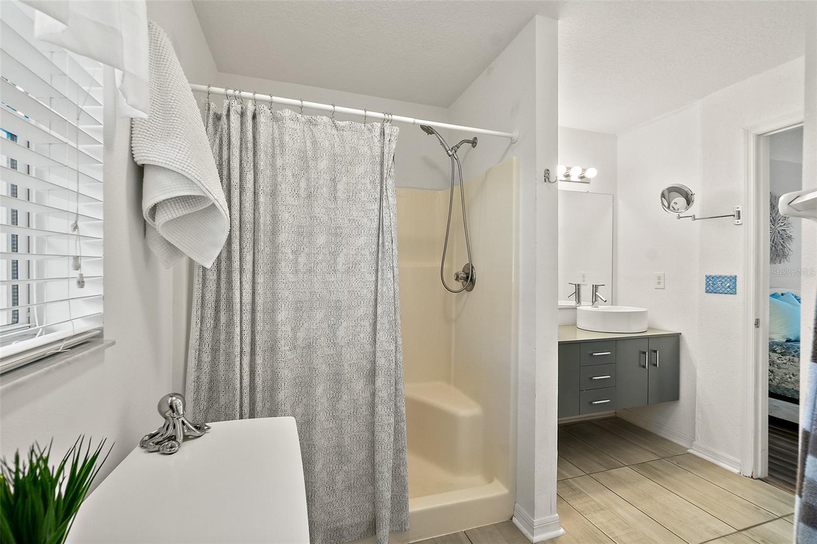 QUAIL HOLLOW - Residential