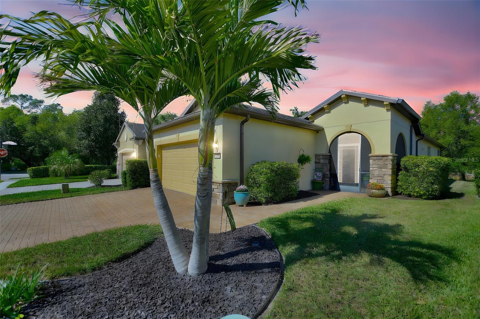 104 LA CRESTA COURT