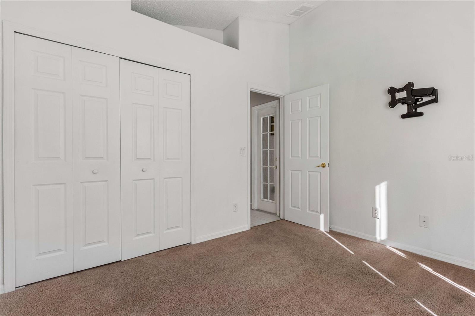 INDIAN CREEK PH 06 - Residential