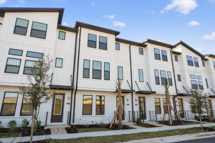 15333 HAMLIN PARK DRIVE