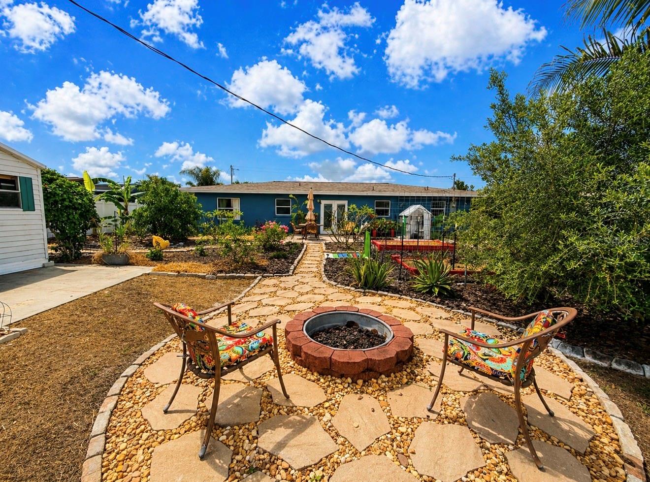 EAST GATE - Residential
