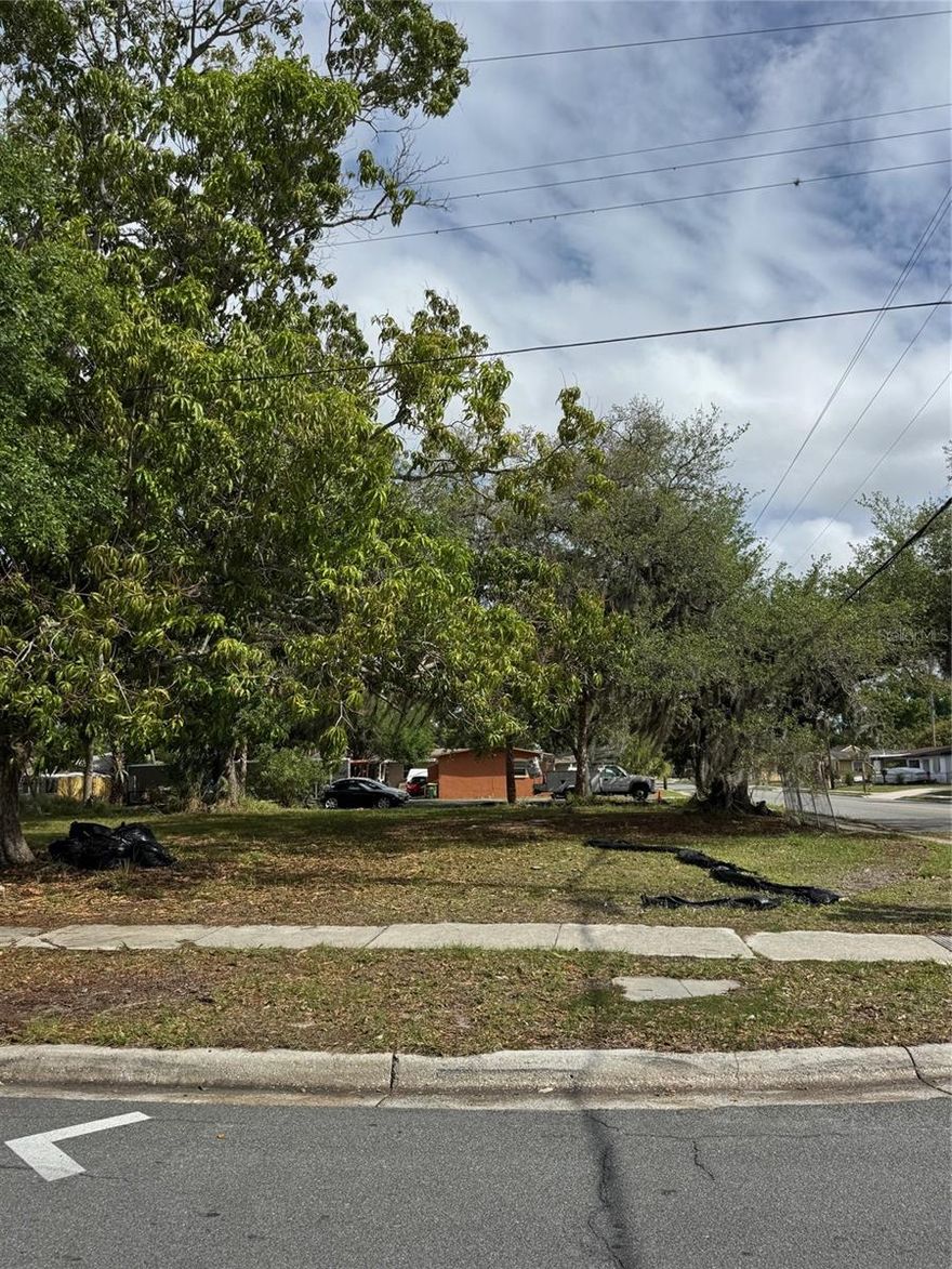 Vacant multi-family zoned DOUBLE LOT opportunity along with listing (A4689311) near downtown Sarasota! An exceptional opportunity awaits in the rapidly growing Amaryllis Park Neighborhood--ideally positioned on the corner of 29th St. and Osprey Avenue. These side-by-side parcels are located within city limits, and not in a flood zone- opening the door to multiple possibilities. Whether you are envisioning two individual residences, creating a multigenerational living compound, or want to develop a larger custom home across both lots, the flexibility is unmatched. Survey available on both lots along with building plans and water/sewer/utilities in place.