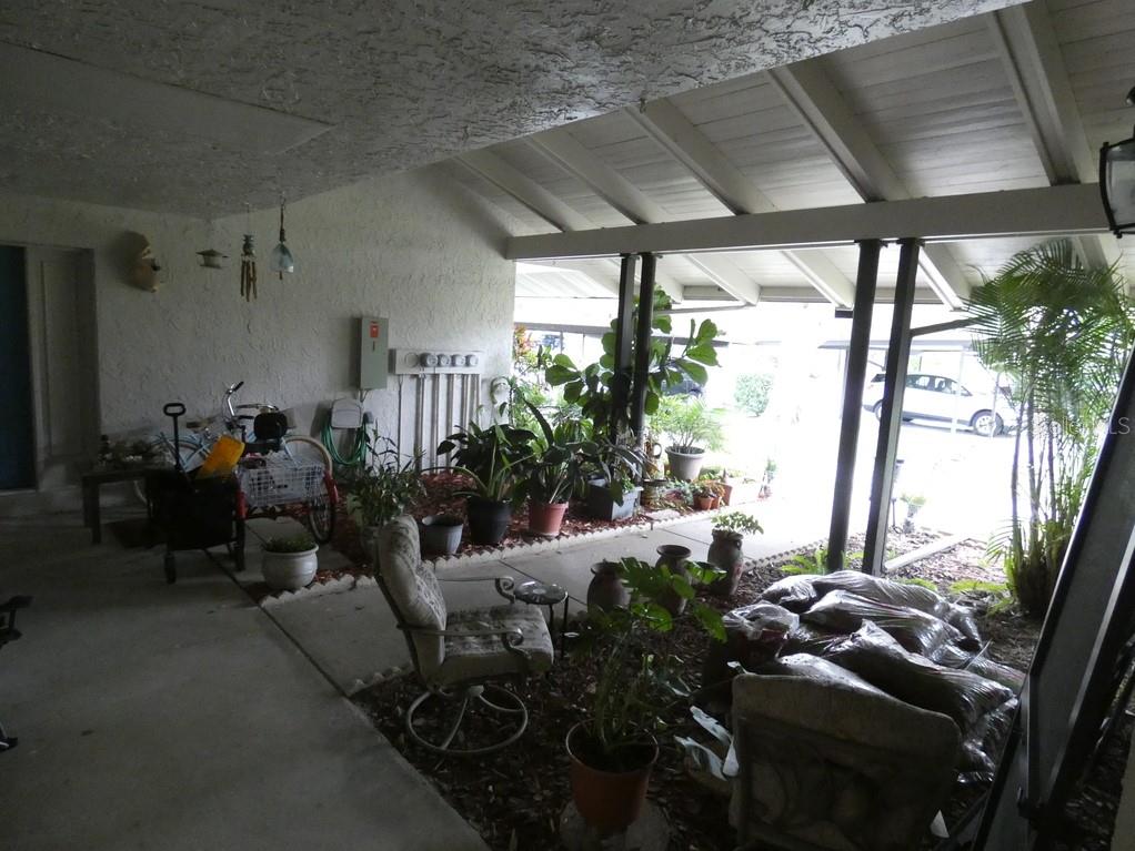 1024 10TH CIRCLE SE
