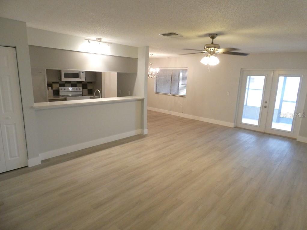 1024 10TH CIRCLE SE