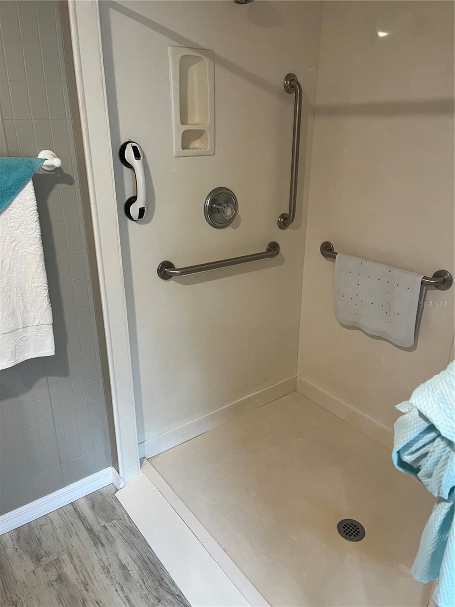 VENICE ISLE - Residential