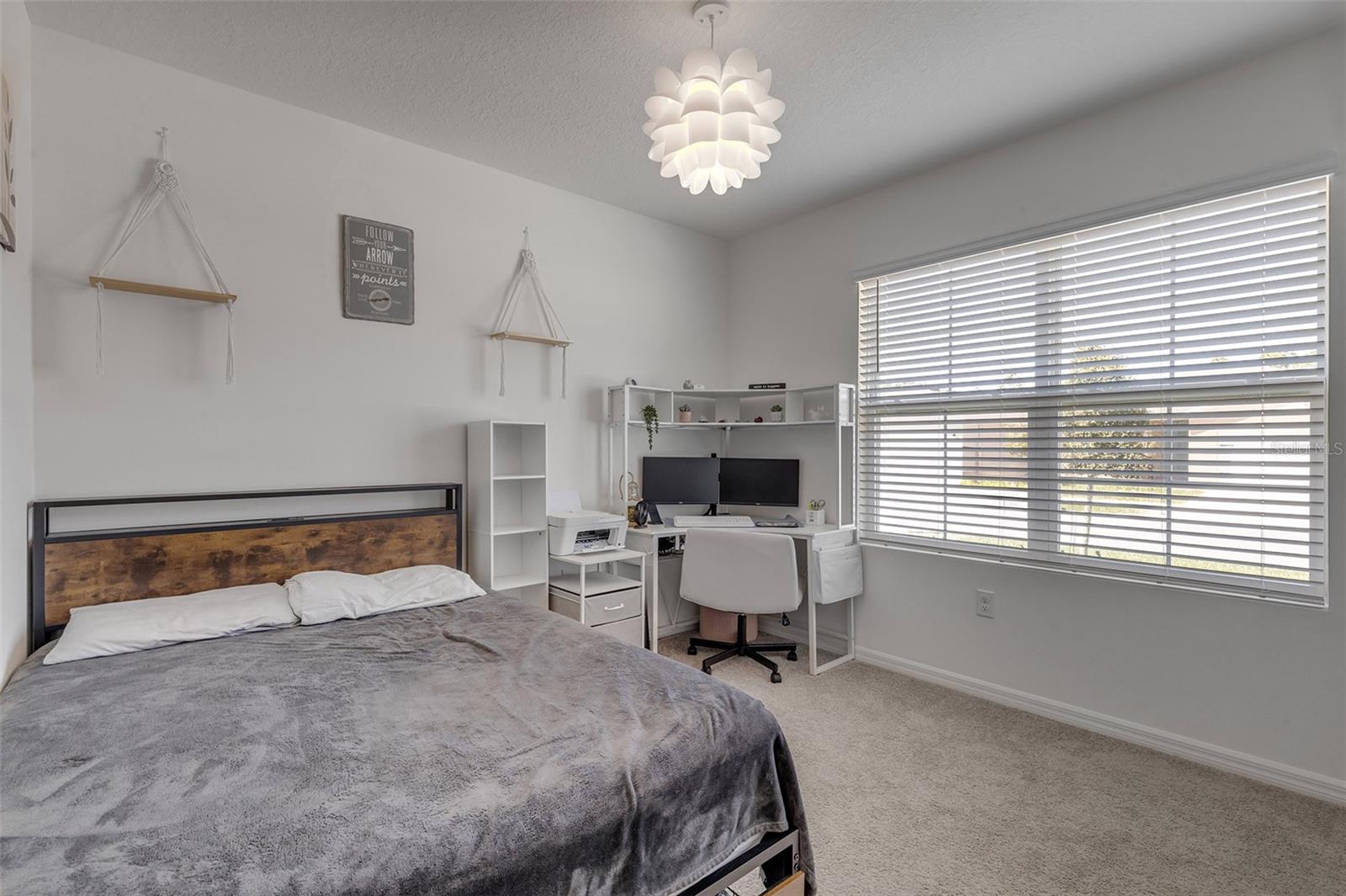 GROVESIDE/ORMOND STATION - Residential