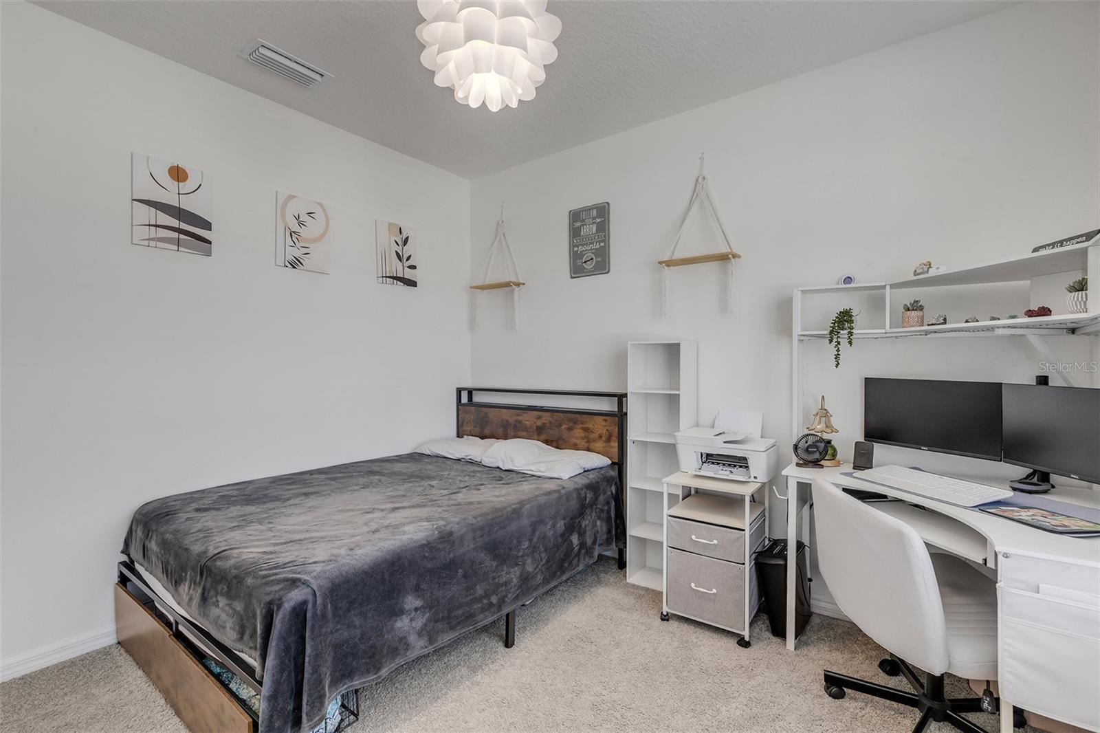 GROVESIDE/ORMOND STATION - Residential