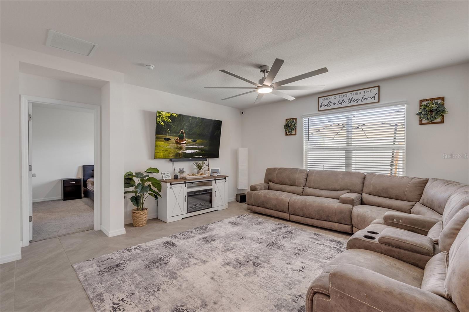 GROVESIDE/ORMOND STATION - Residential