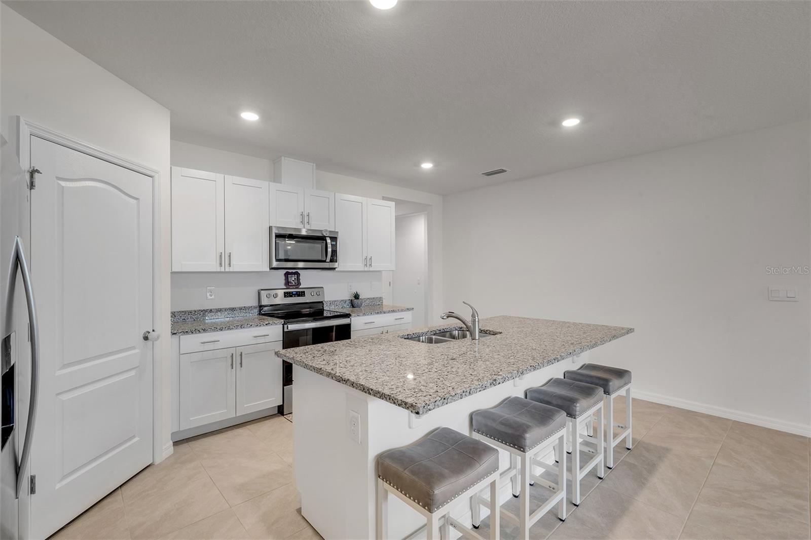 GROVESIDE/ORMOND STATION - Residential