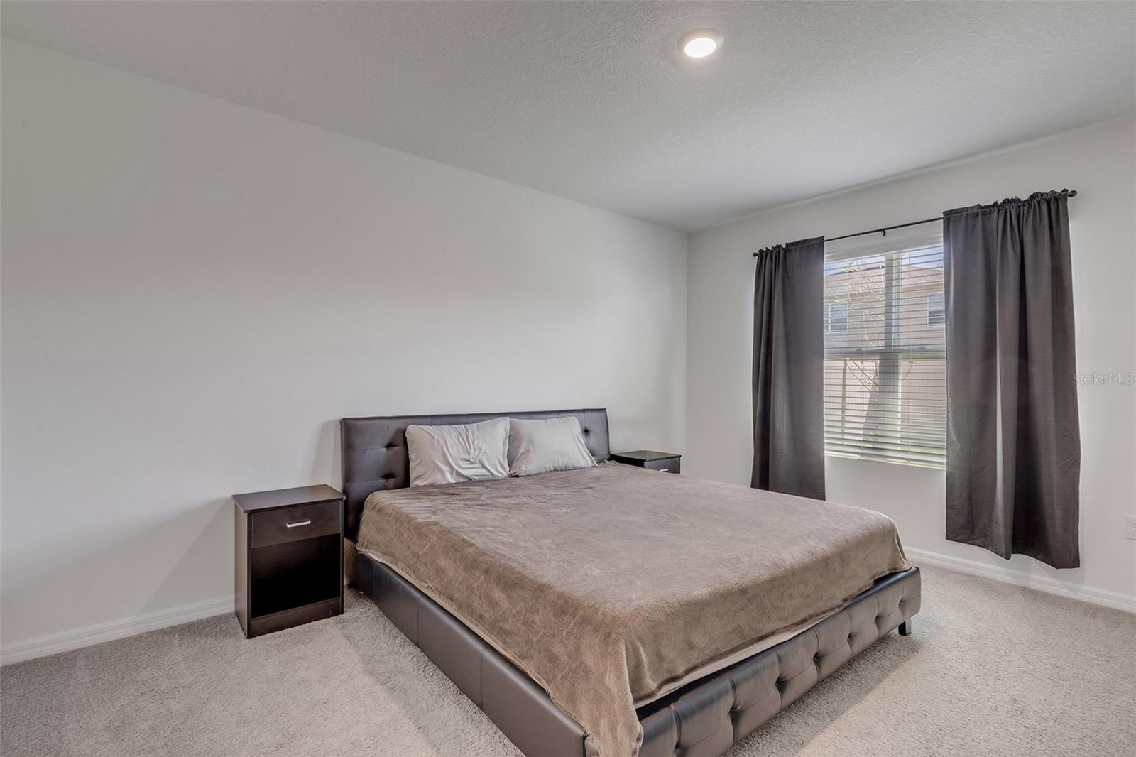 GROVESIDE/ORMOND STATION - Residential