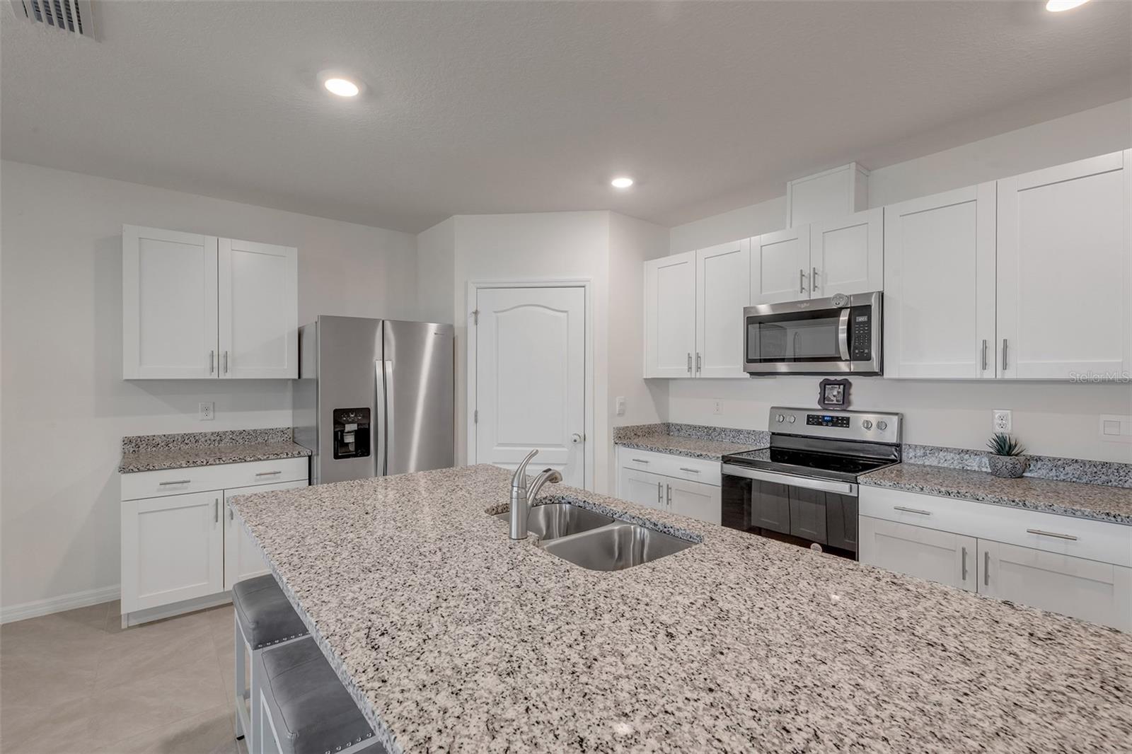 GROVESIDE/ORMOND STATION - Residential