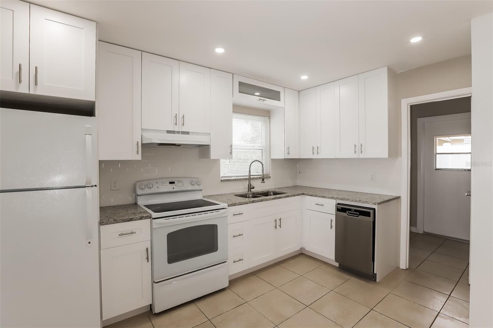 NORTH ST PETERSBURG - Residential Lease