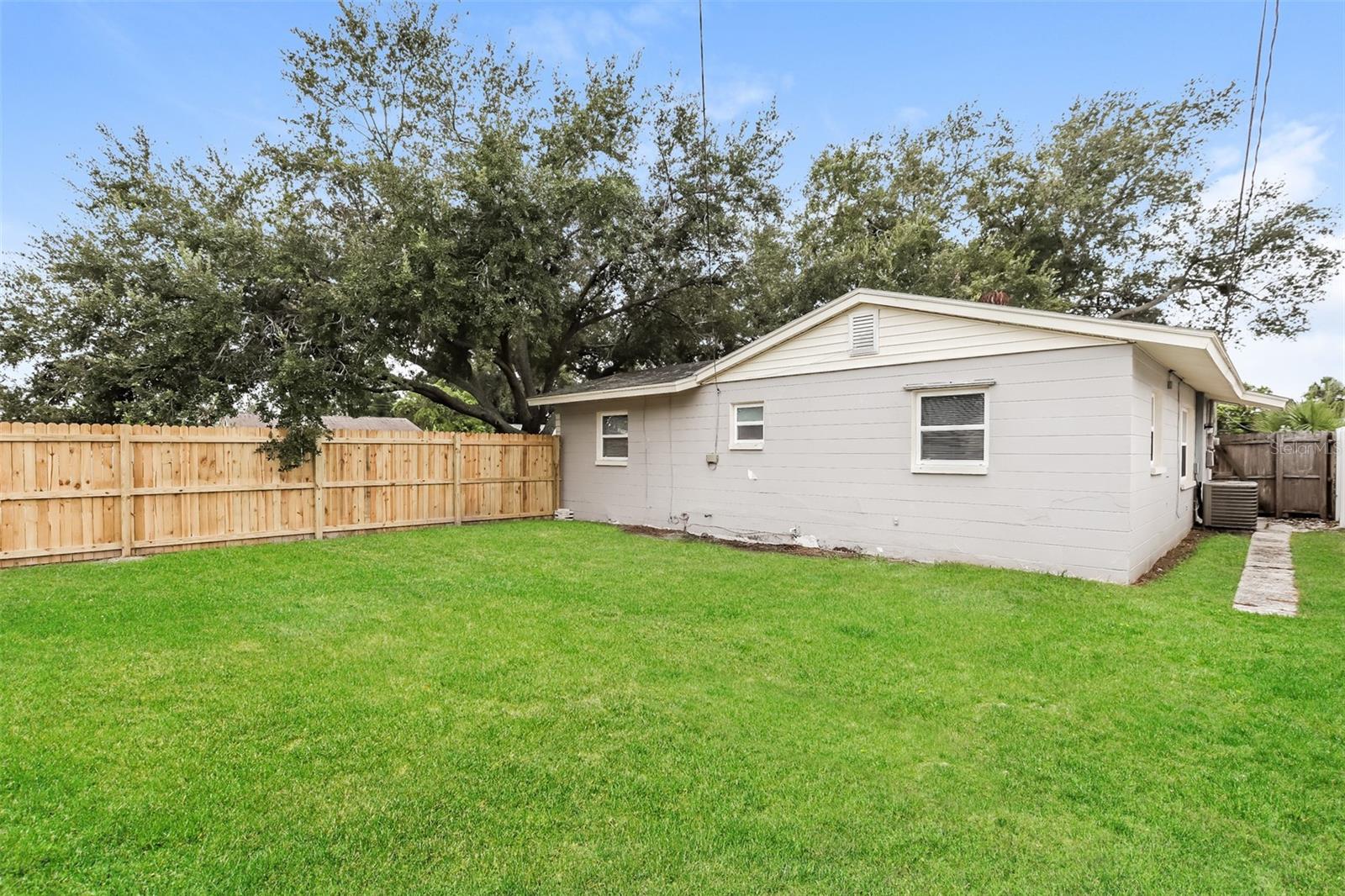 NORTH ST PETERSBURG - Residential Lease