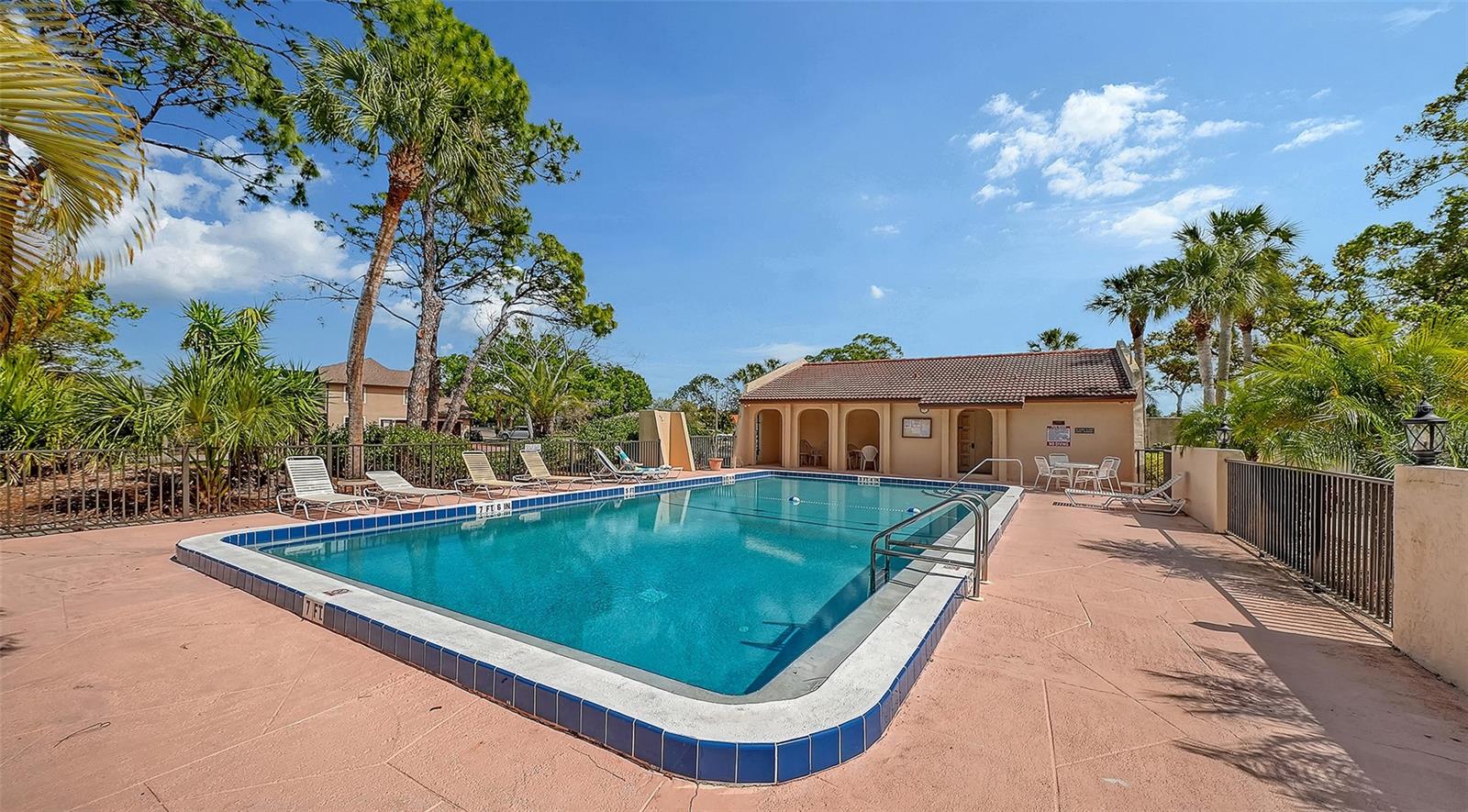 BRIARFIELD - Residential