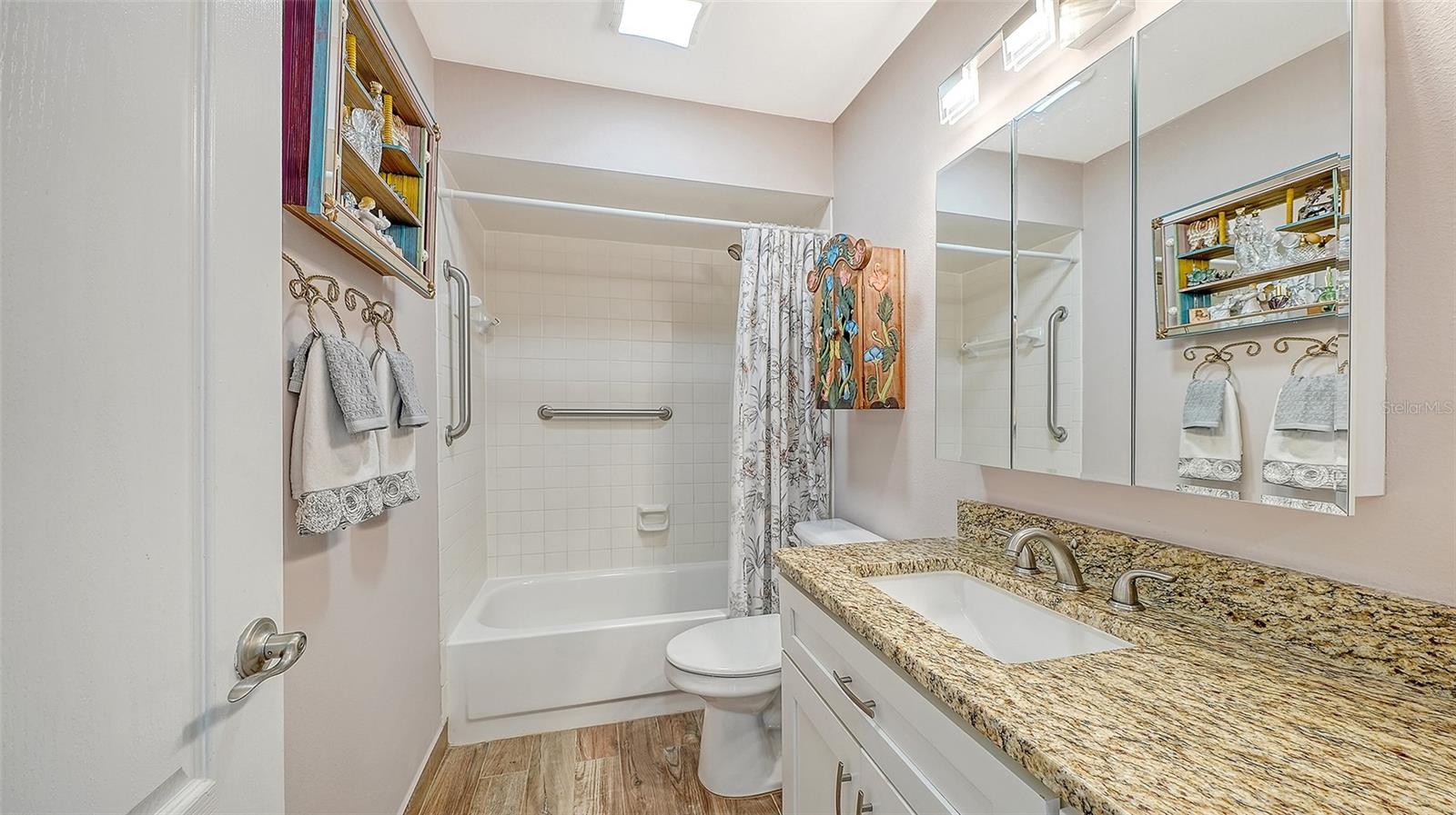 BRIARFIELD - Residential