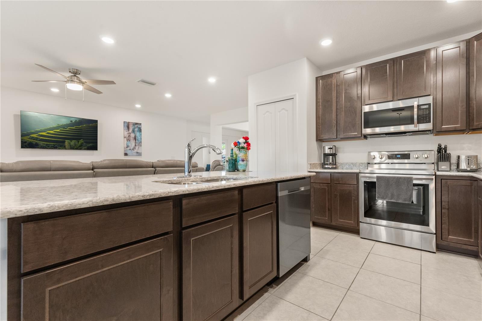 SPRING HILL - Residential