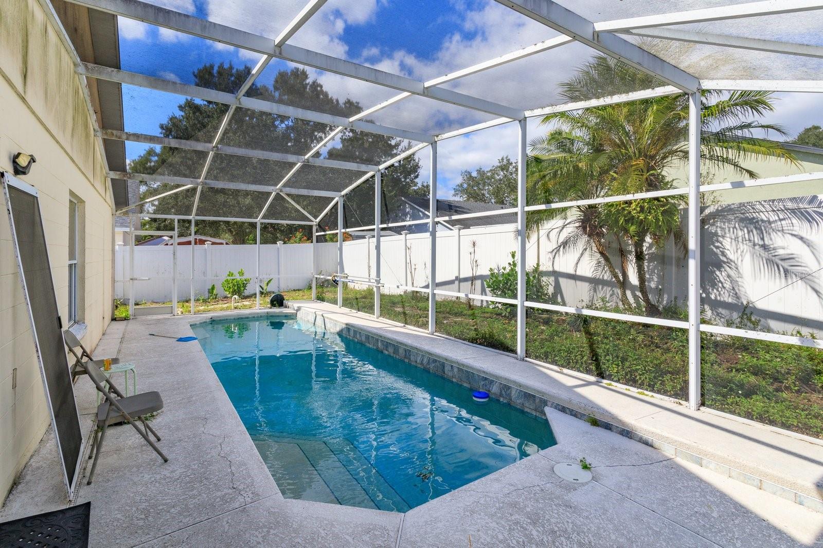 COUNTRY WALK - Residential