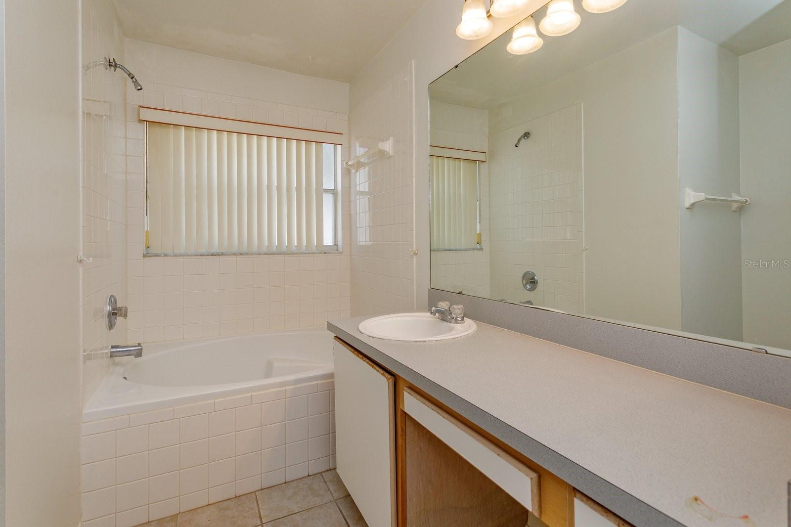 COUNTRY WALK - Residential