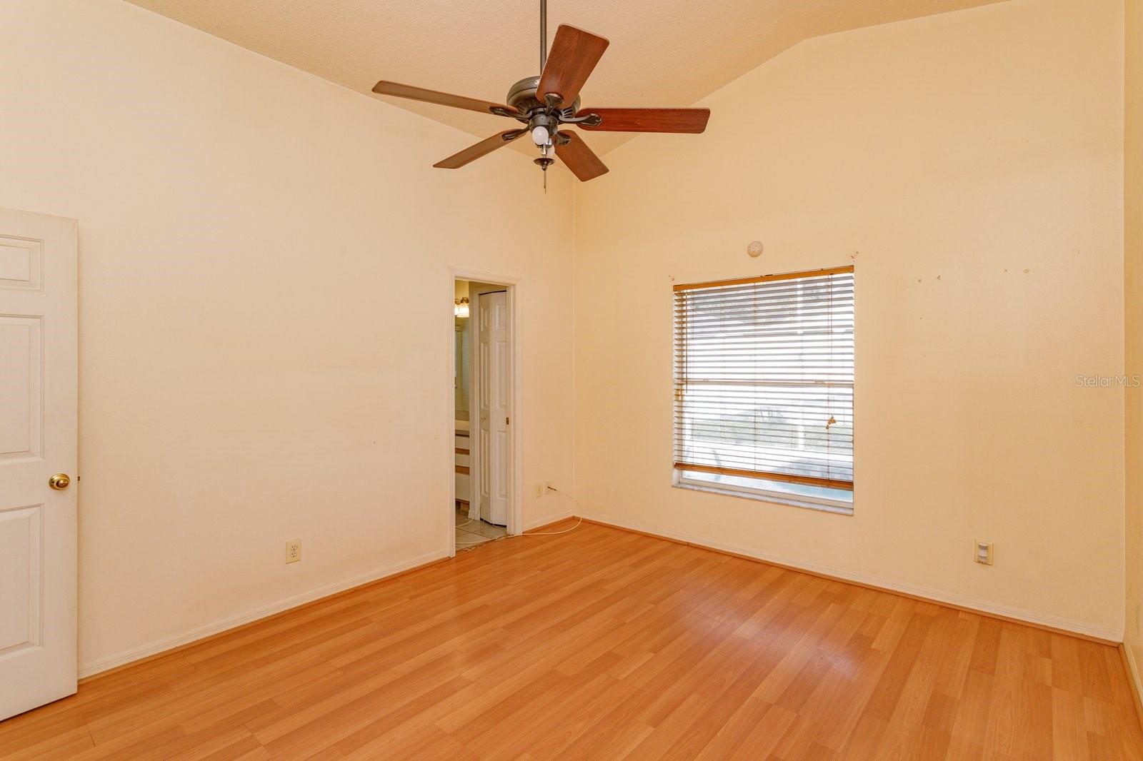 COUNTRY WALK - Residential