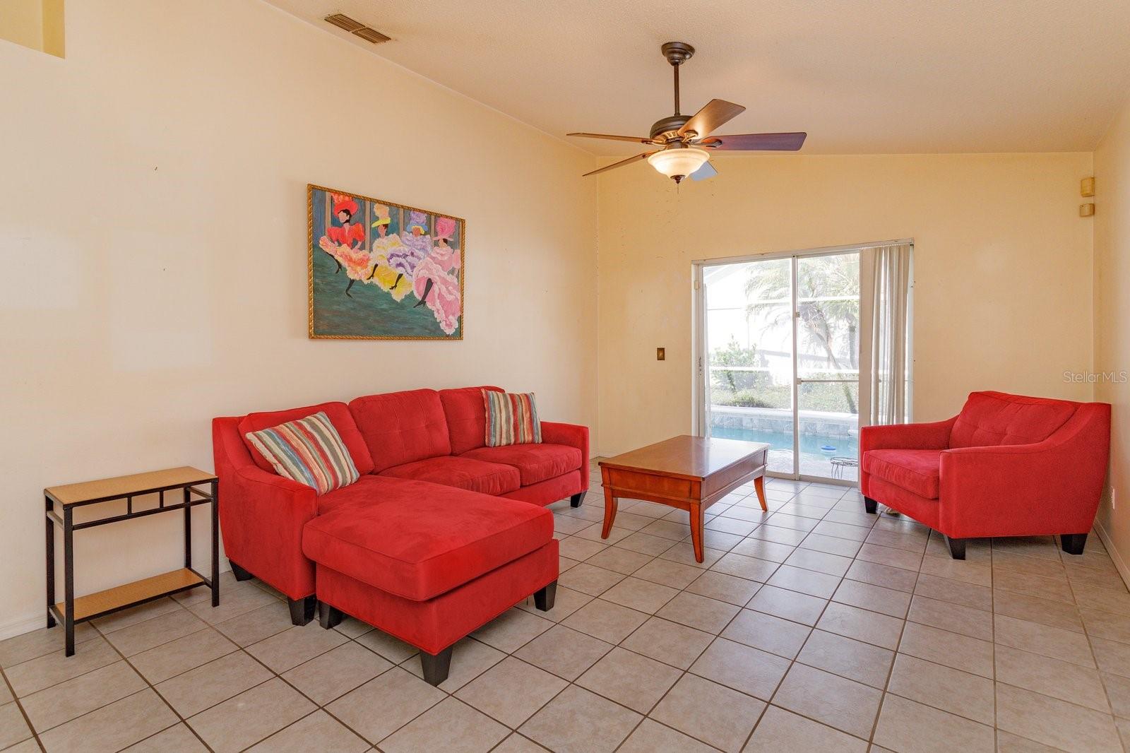 COUNTRY WALK - Residential