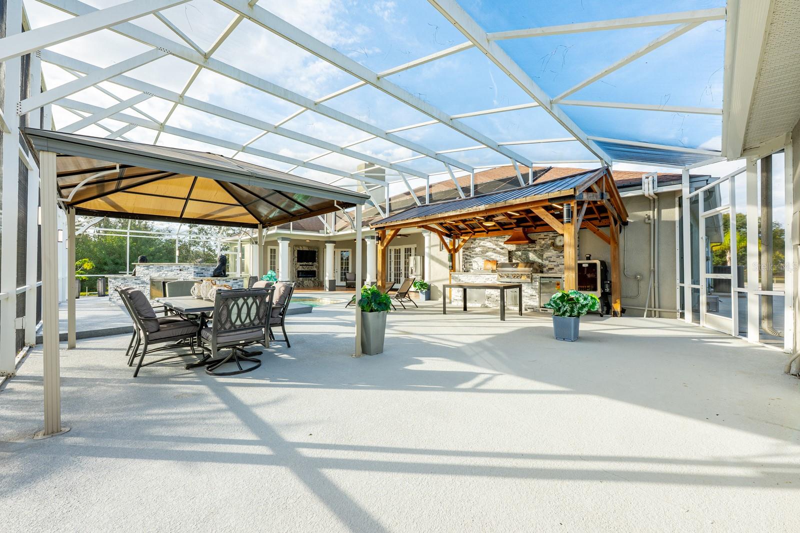 18714 NORTHCLIFF STREET