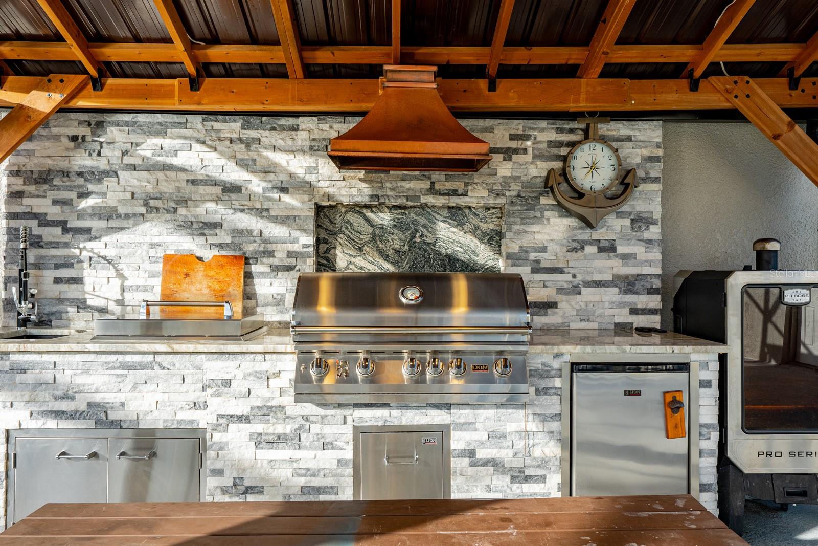 18714 NORTHCLIFF STREET