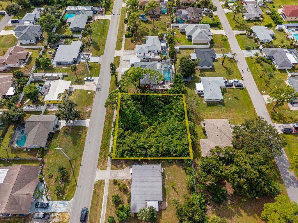 Photo of 31 W Seminole Drive, Venice, FL 34293 (MLS # O6357020)