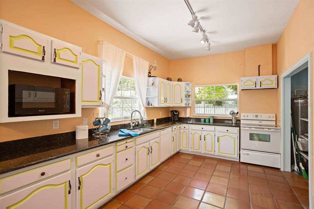 ACREAGE - Residential