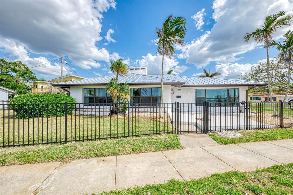 Photo of 1822 Riverside Drive E, Bradenton, FL 34208 (MLS # A4687798)