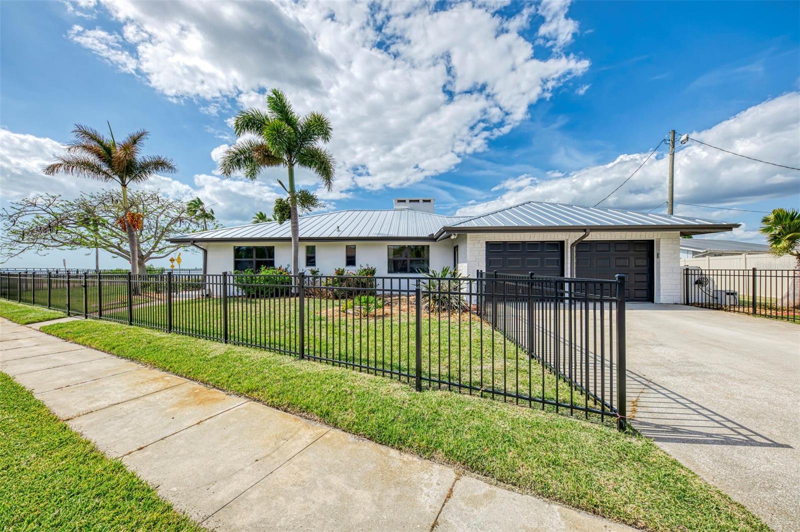 MANATEE GARDENS THIRD SEC - Residential